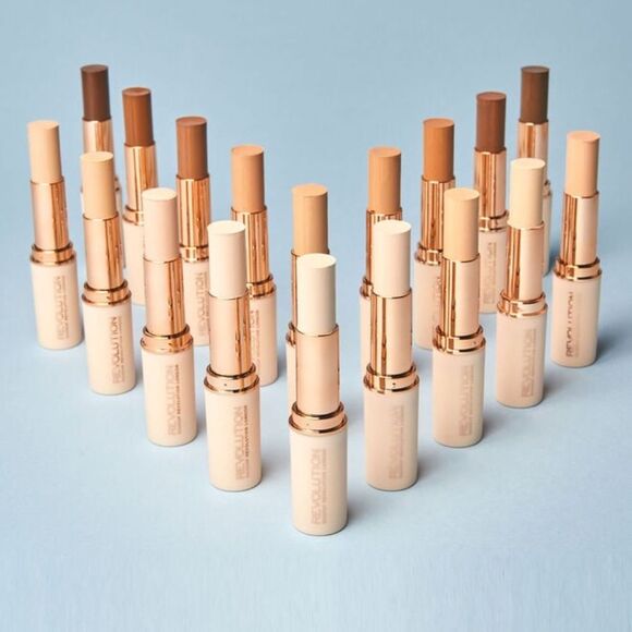 Makeup Revolution London Fast Base Stick Foundation - Picture 1 of 3